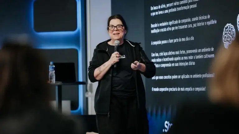 Lisa Polloni speaking at the Leadership Skills immersion, hosted by StartSe University